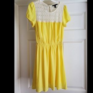 Vintage-Style Lace Yolk Yellow Dress